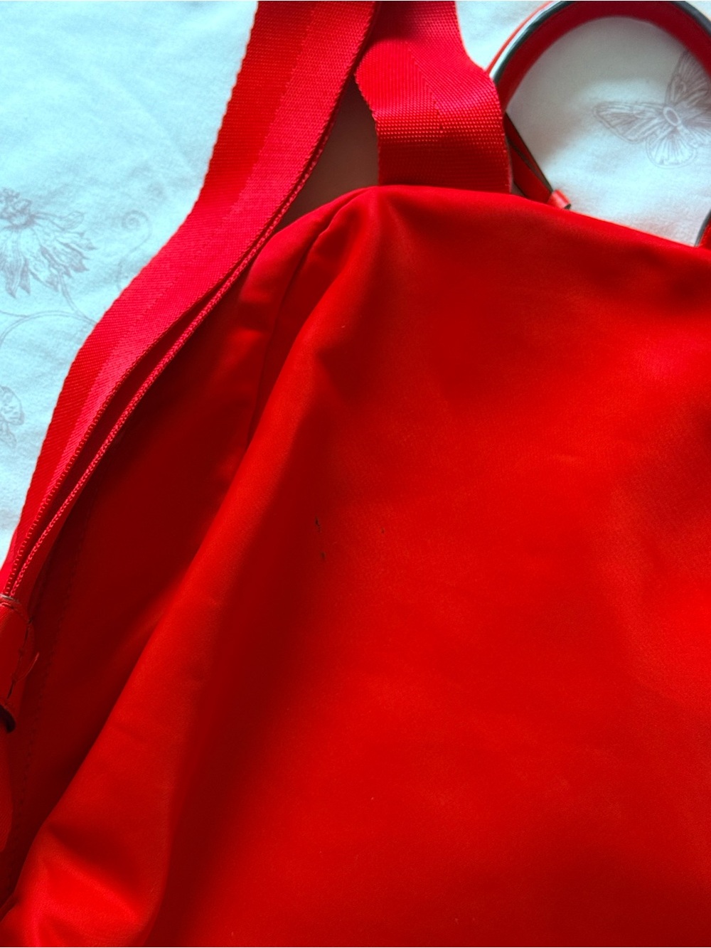 Tory Burch | Ella Red Small Backpack - Picture 5 of 9